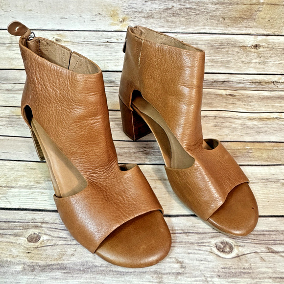 Gentle Souls Womens Cognac Brown Leather Charlene Peep Toe Block Heel Shoes 8M - Picture 1 of 8